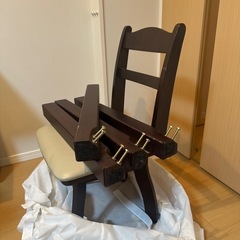 【無料】テーブルと椅子２脚の画像
