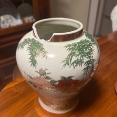 美濃焼 柴田陶器 華やかな孔雀と菊の絵陶磁器 蓋付花瓶 骨董品の画像