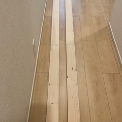  【0円】2×4材 2本（長さ2035mm）塗装・接着剤あとあり／DIY・リメイク素材に！の画像