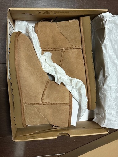 UGG⭐︎アグ新品未使用⭐︎ムートンブーツ⭐︎L⭐︎ベージュ⭐︎定価26400円