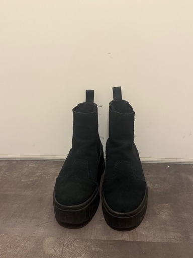 12/10まで　PUMA ブーツ　ブラック　レディース