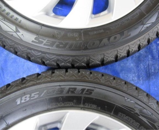 中古トヨタ純正 ENKEI 15-6J 4H/100 ET40 + 冬タイヤ TOYO 185/55R15 2021年製！中古4本セット！ｂB パッソ ヴィッツ等
