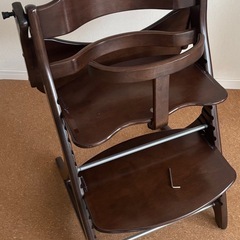 ベビーハイチェア　
子ども用の椅子の画像