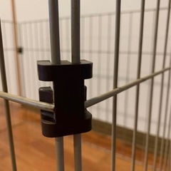 猫ケージ(サークル)自動給水器、自動給餌器、ブラシ、猫トイレ、スコップ、空気清浄機セットの画像