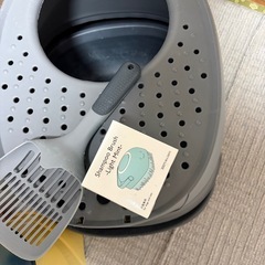 猫ケージ(サークル)自動給水器、自動給餌器、ブラシ、猫トイレ、スコップ、空気清浄機セットの画像