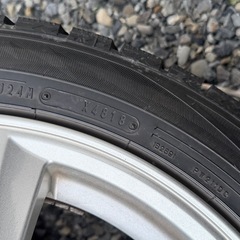 スタッドレスタイヤ　215 50R17 の画像
