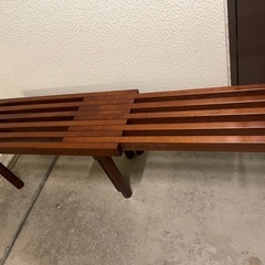 伸び縮みする椅子　ベンチの画像