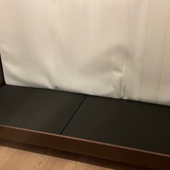 ベッドフレームの画像