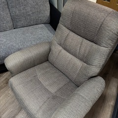 ニトリ  パーソナルチェア オットマン付きの画像