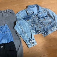 140サイズ女の子ズボンの画像