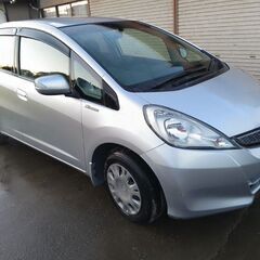 ﾎﾝﾀﾞ ﾌｨｯﾄ 1.3G 10thｱﾆﾊﾞｰｻﾘｰ【走行距離少ない】の画像