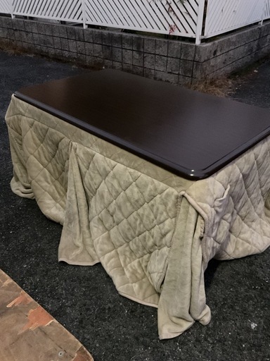 ダイニングテーブル　こたつ付き