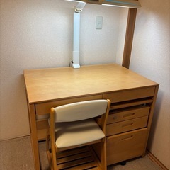 ITOKI学習机+KOIZUMIイスの画像