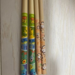 お食事用エプロン、食器セットの画像