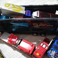 トミカポリスキャリアカー★ミニカーの画像