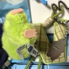 V ラブブ イニシャル アルファベット キーホルダー ぬいぐるみペンダントの画像