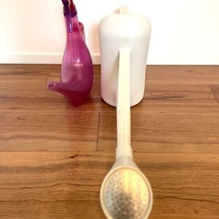 無印良品 立てられるジョウロ & シューリッヒ 霧吹き付きジョウロの画像