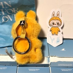 Y ラブブ イニシャル アルファベット ぬいぐるみペンダントの画像