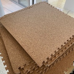 【前橋市直接渡し】大判コルクマット　ジョイントマット　タンスのゲン　20畳弱の画像