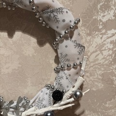 クリスマスリース白 本体直径約２１㎝ 手作りの画像