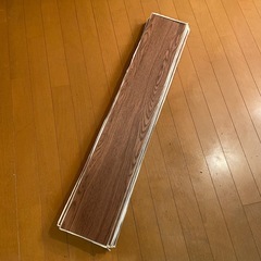 【値下げ不可】フロアタイル 木目調 接着剤不要 フローリングタイル　30枚の画像