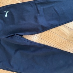 プーマPUMA140センチ😊美品２回着用オマケつきの画像