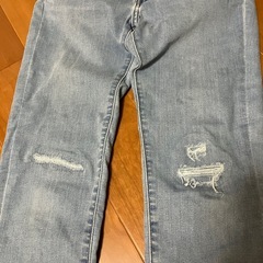 140 ユニクロ　デニムの画像