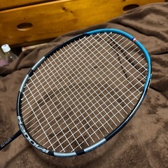 お話中 バドミントンラケットの画像