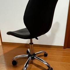 ダークブラウン　レザー　椅子　　の画像