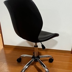 ダークブラウン　レザー　椅子　　の画像