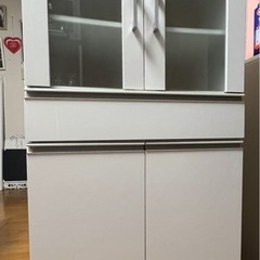 食器棚の画像
