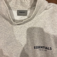 エッセンシャル　ESSENTIALS トレーナーの画像