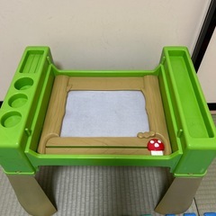 conbi知育テーブルの画像