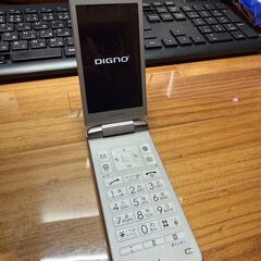 ☆良品☆DIGNO® ケータイ3　902KC　ワンセグ付き！　他とまとめて大歓迎です！！　携帯　ガラケーの画像