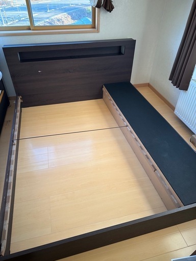 ベットフレーム　クイーンサイズ