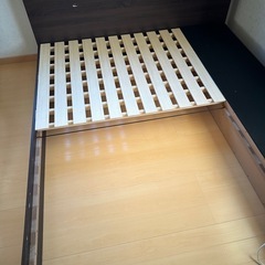 ベットフレーム　クイーンサイズの画像