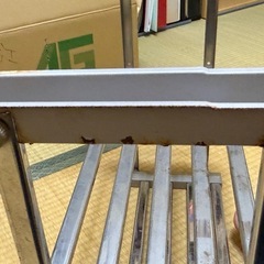 金属製ぶら下げ棚の画像