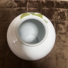 有田焼 深川製磁 宮内庁御用達 金彩芙蓉雀図花瓶の画像