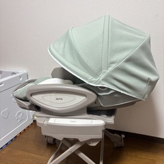 アップリカ　ユラリズム　オート　プレミアムAC ピスタチオグリーンの画像