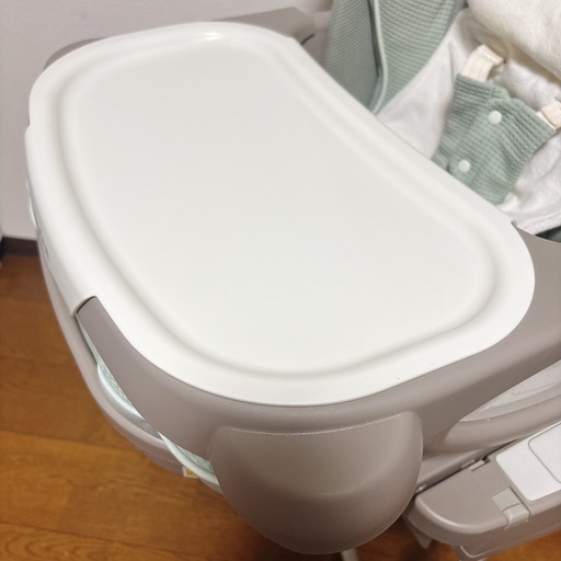 アップリカ　ユラリズム　オート　プレミアムAC ピスタチオグリーン