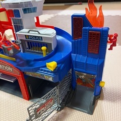 美品★ミニカー用消防署
の画像