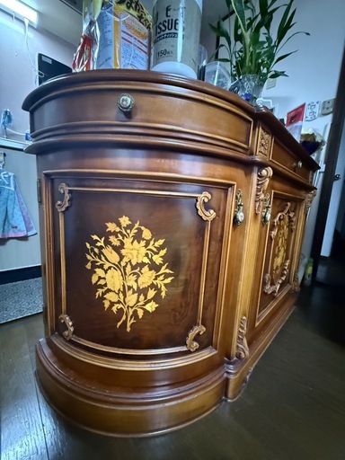 イタリア製キャビネット （商談中）