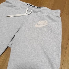 Nike グレー スウェットパンツ Mサイズの画像