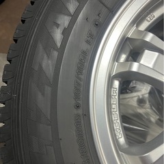 ハイエース　スタッドレスタイヤの画像