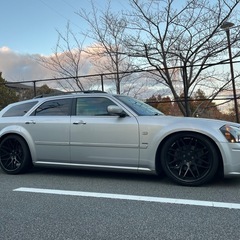⭐️極上車！DodgeダッジマグナムRT V8 カスタム多数！新車並行車⭐️ローン別途ご相談！交換も可能🉑の画像