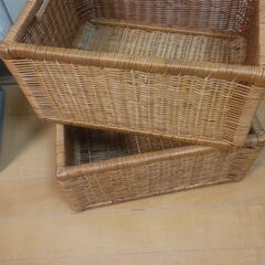 中古・収納棚、かご（ペット用にも）、DIYお好きな色塗り（そのままでも）やトールペイント用にもの画像