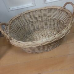 中古・収納棚、かご（ペット用にも）、DIYお好きな色塗り（そのままでも）やトールペイント用にもの画像