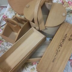 中古・収納棚、かご（ペット用にも）、DIYお好きな色塗り（そのままでも）やトールペイント用にもの画像