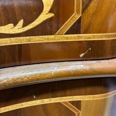 輸入家具　3段猫足タンスの画像