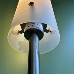 シンプルなフロアスタンド　フロアライト　間接照明　モダン　アンティークの画像